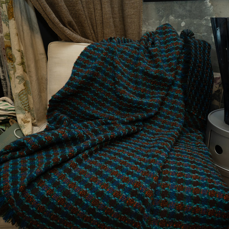 Design Of The Times Lankay Throw 01